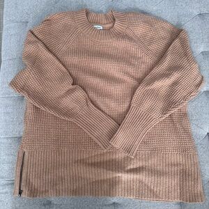 Euc lands’ End crewneck camel sweater size 2X zipper vents on both sides